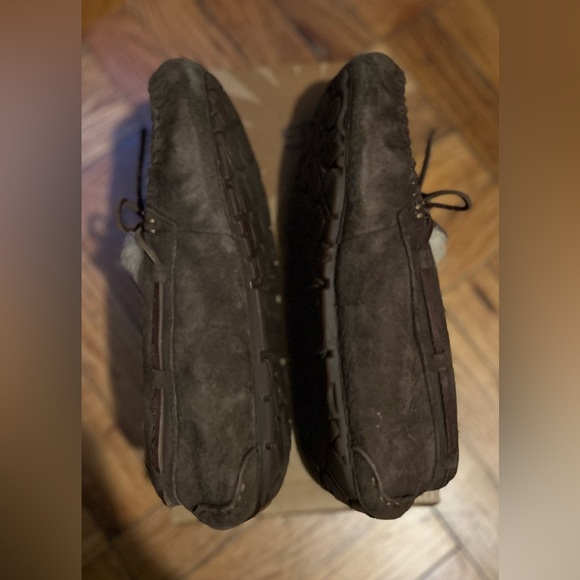 UGG moccasin shoes - Picture 3 of 6
